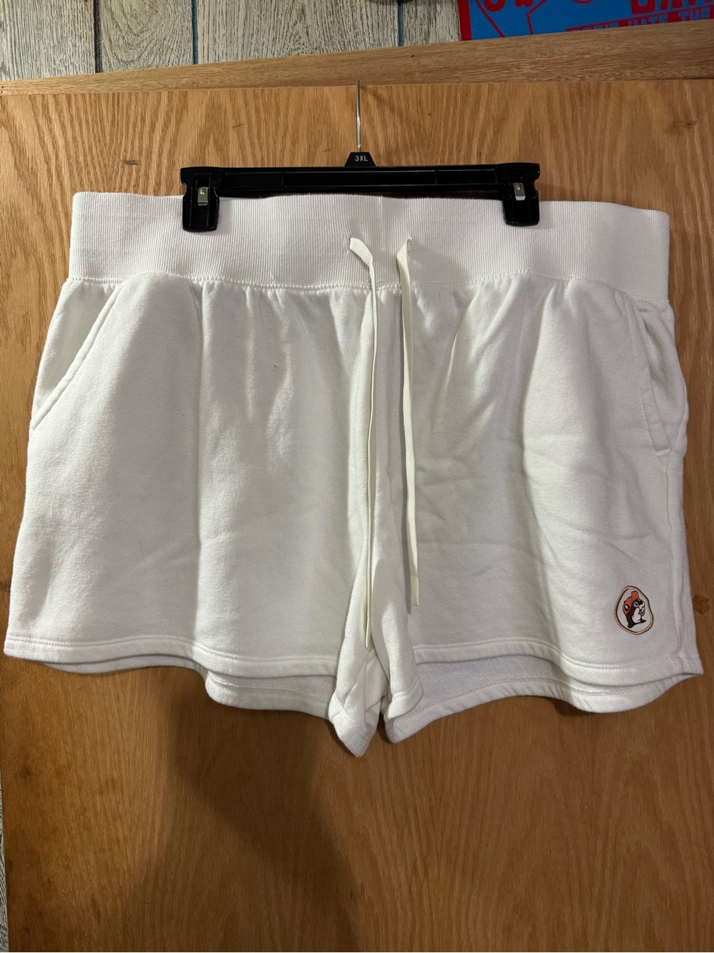 Buc-cees light cream Shorts